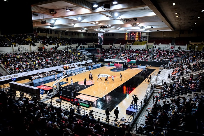 صورة من لقاء منتخبنا مع الأردن